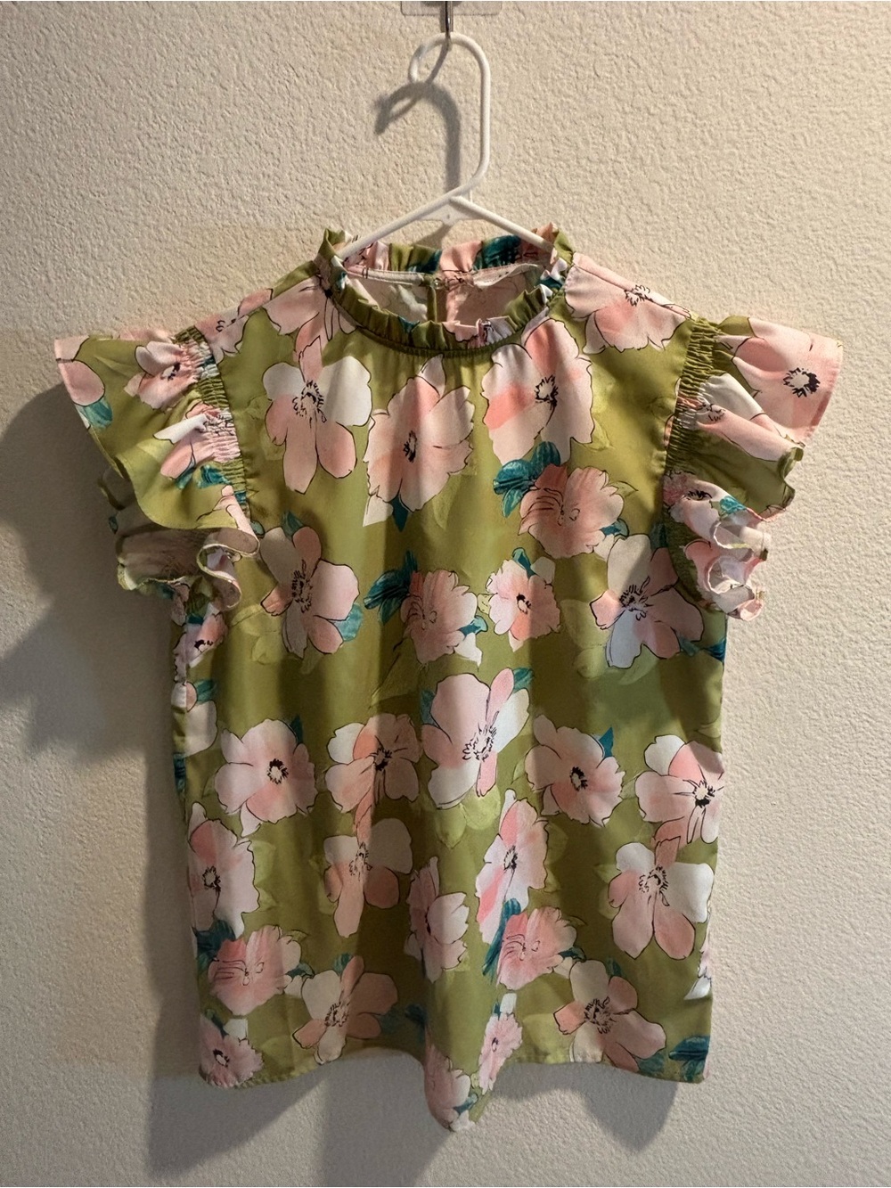 Mod Boutique | Floral Ruffle Sleeve Blouse | Medium